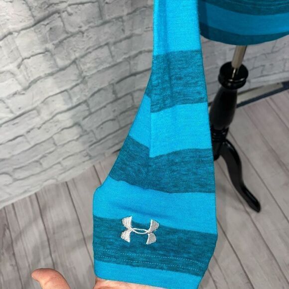 Under armour semi fitted Longsleeve striped hoodie women sz L - Picture 8 of 11